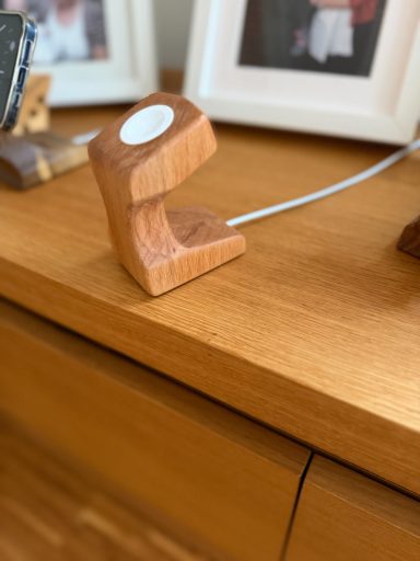 Smartwatch Ladestation aus Holz Ladegerät für Apple Watch aus Buchenholz gefertigt