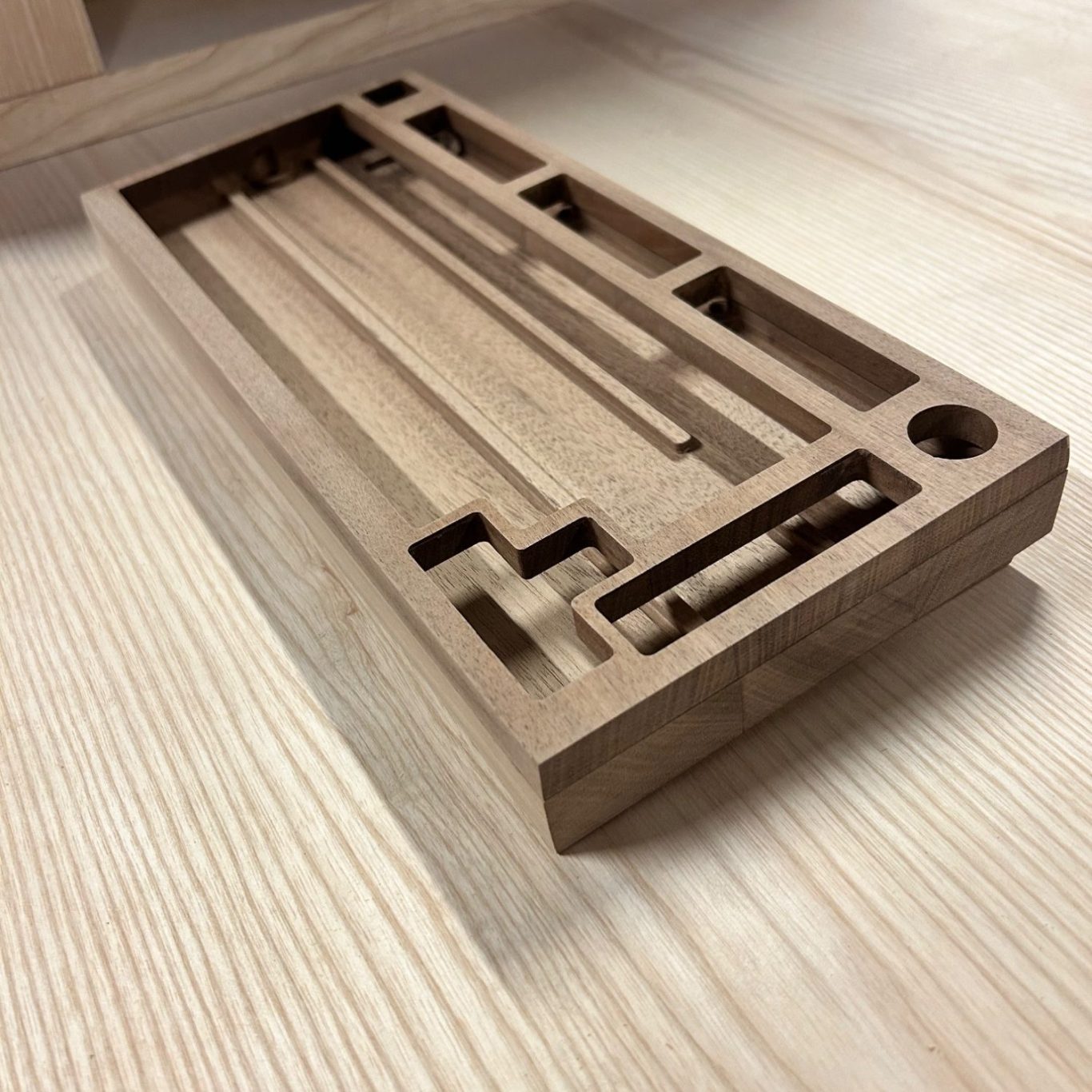 Holztastatur Tastaturgehäuse aus edlem Nussbaumholz gefertigt