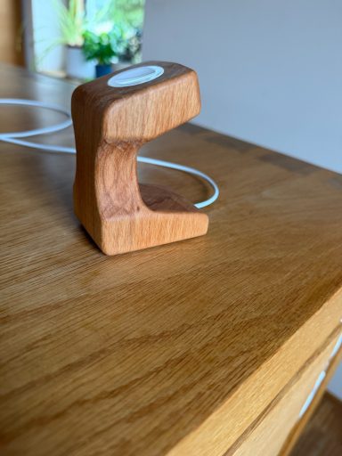 Smartwatch Halter mit Ladefunktion für Apple Ladegerät für Apple Watch aus Buchenholz gefertigt